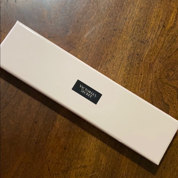 Victoria Secret Gold Plated Bracelet - Picture 3 of 4